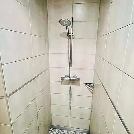 Chic One Bedroom With Parking&terrace-kir22