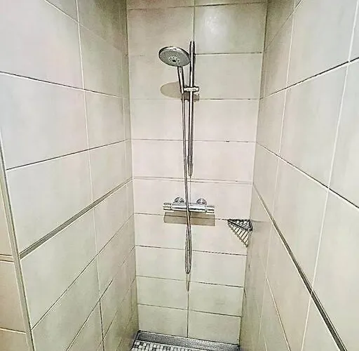 Chic One Bedroom With Parking&terrace-kir22