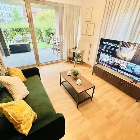 Chic One Bedroom With Parking&terrace-kir22 Apartment *